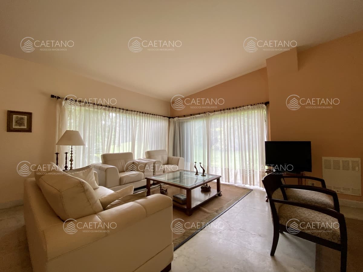 Venta casa con terreno de 6600m2 por Pedragosa Sierra, Punta del Este