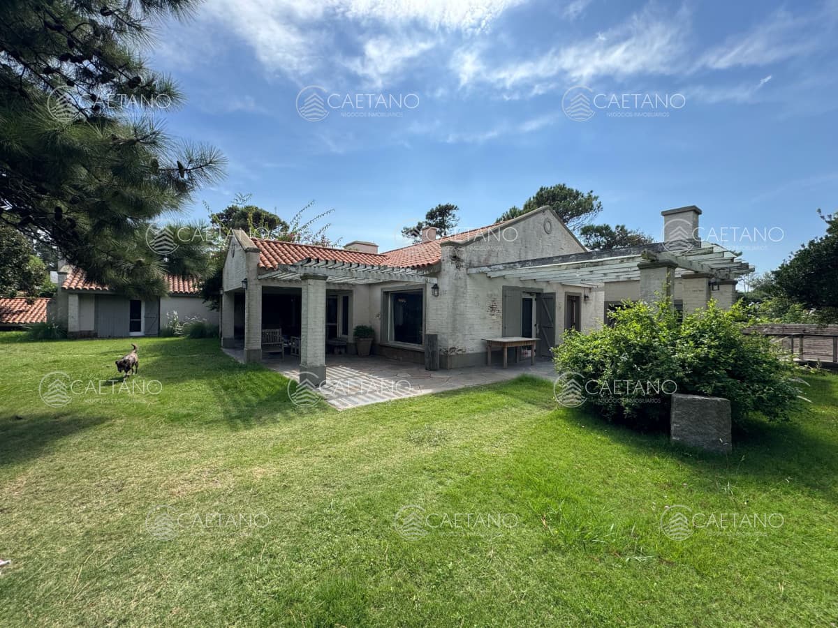 Venta casa rincón del indio 4 dormitorios