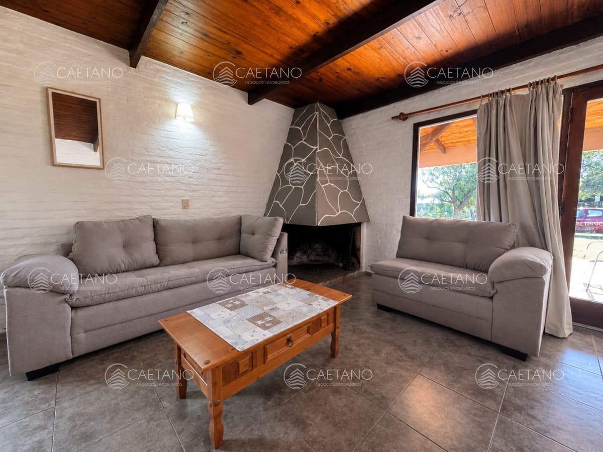 VENTA CASA DE 2 DORMITORIOS EN LA JUANITA