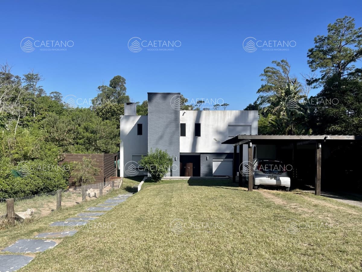 Venta casa 4 dormitorios Pinares Punta del Este