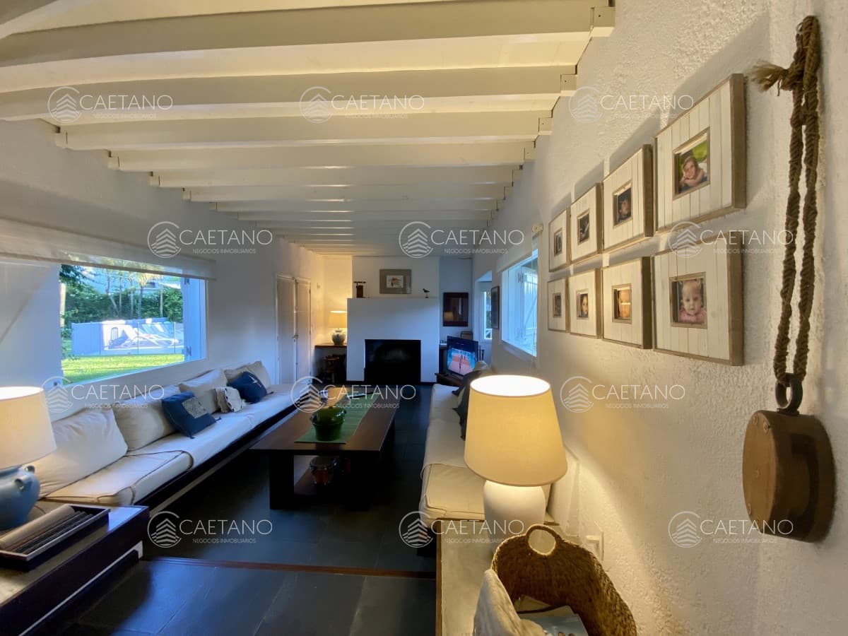 Casa 5 dormitorios Punta del Este Pinares