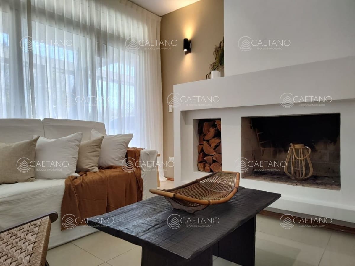 Venta casa en Manantiales 3 dormitorios