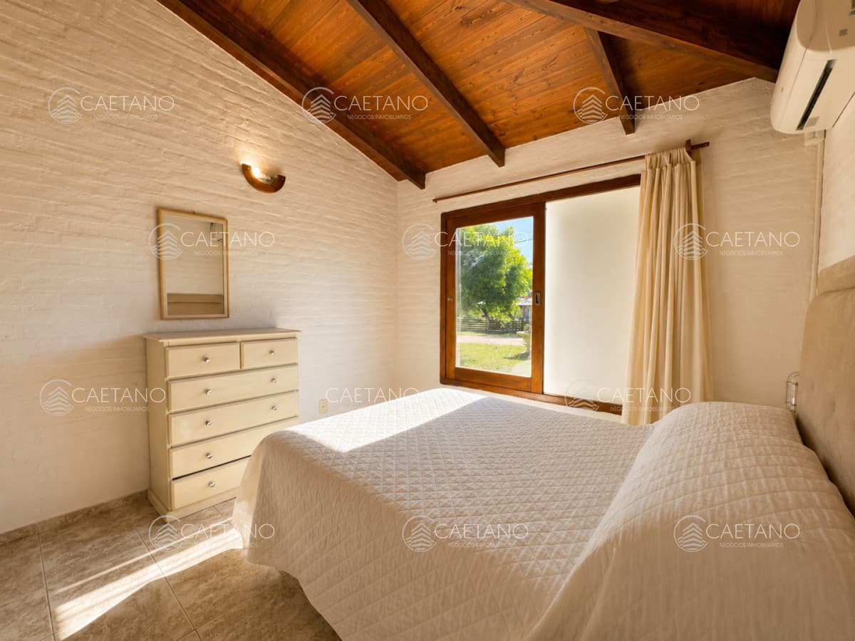 VENTA CASA DE 2 DORMITORIOS EN LA JUANITA