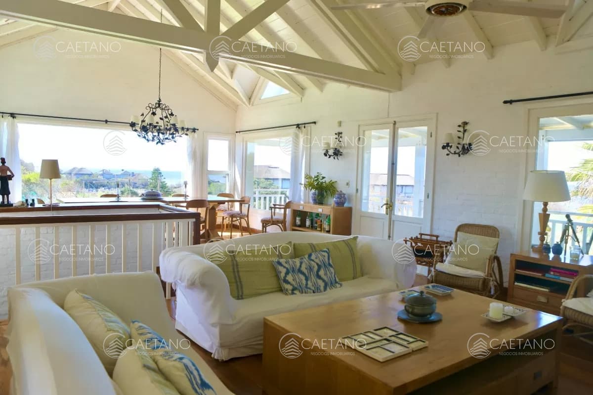 Venta casa 7 dormitorios. Punta Piedras, Manantiales