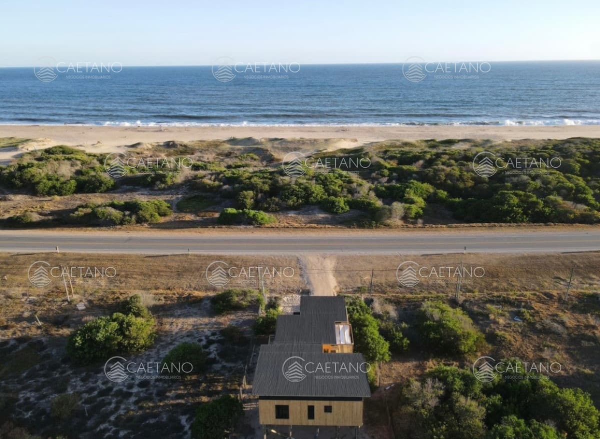 Venta casa en primera linea en La Juanita, Jose Ignacio - 3 dormitorios