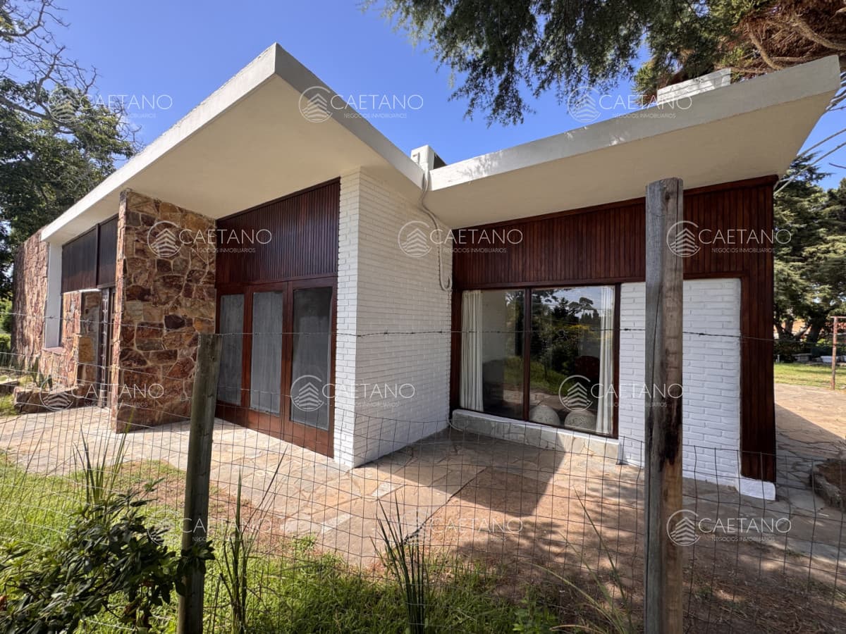 Venta casa 7 dormitorios, Cantegril, Punta del Este