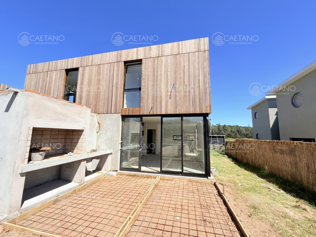 Venta casa 2 dormitorios, Pinares Maldonado.