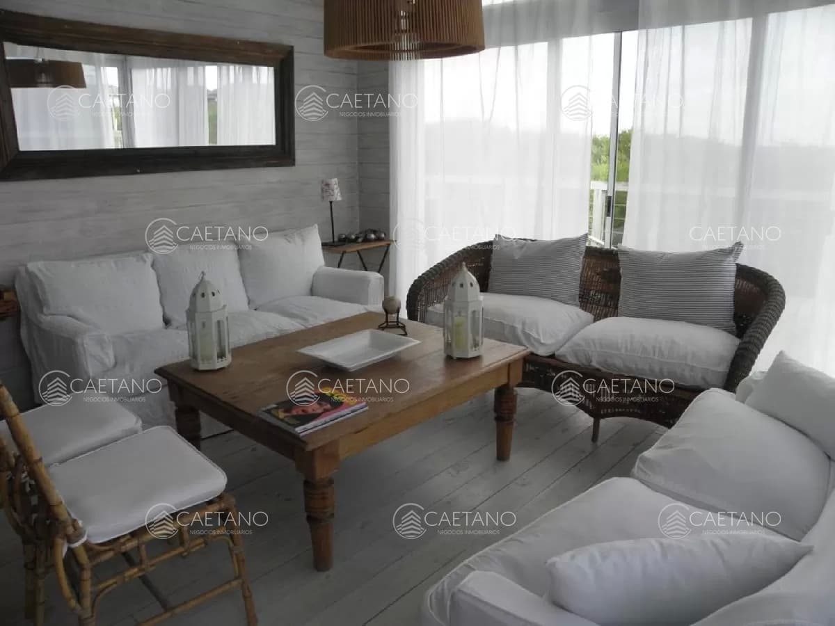 Venta casa 7 dormitorios. Punta Piedras, Manantiales