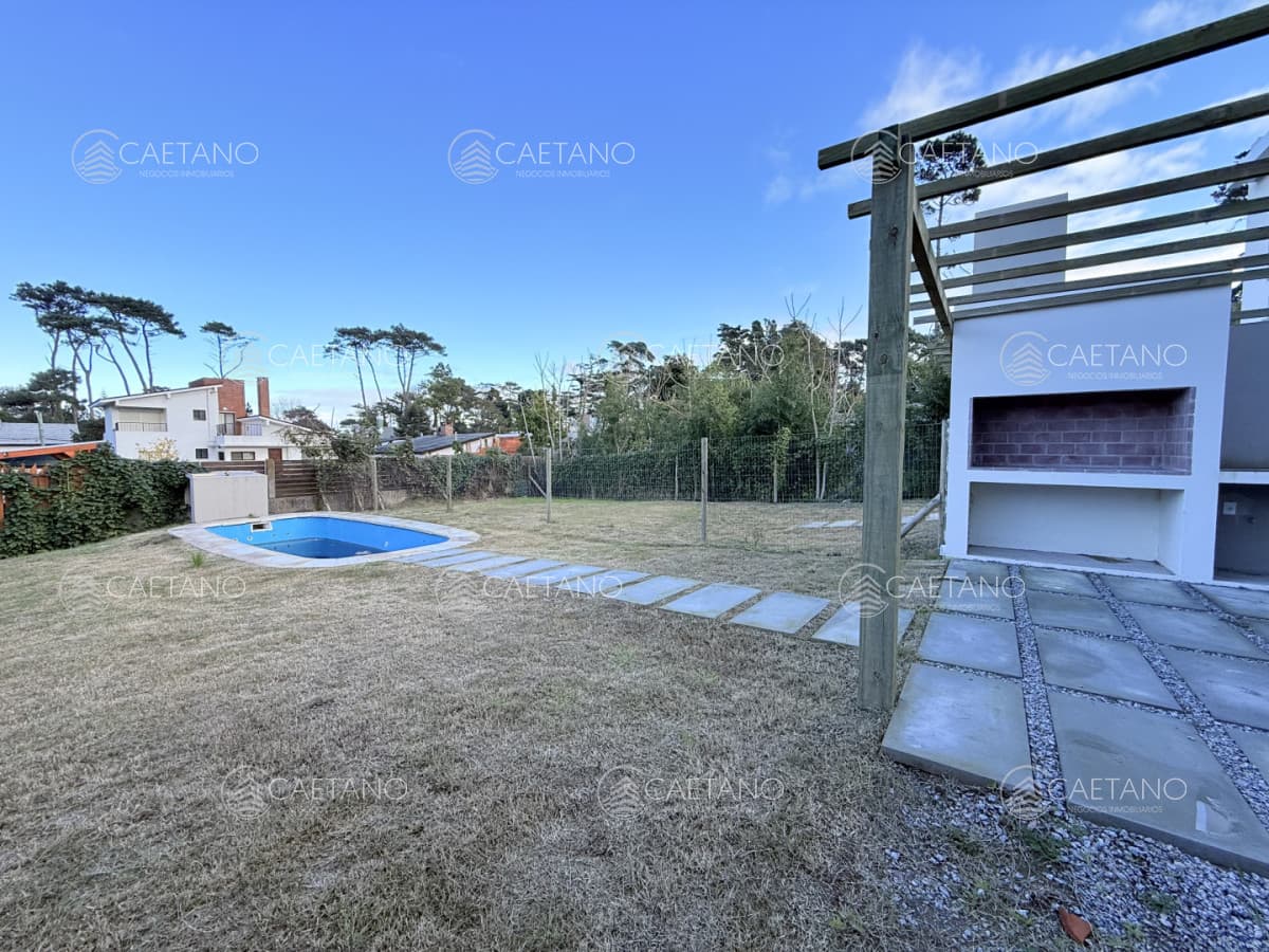 Venta casa PH 3 dormitorios - Pinares