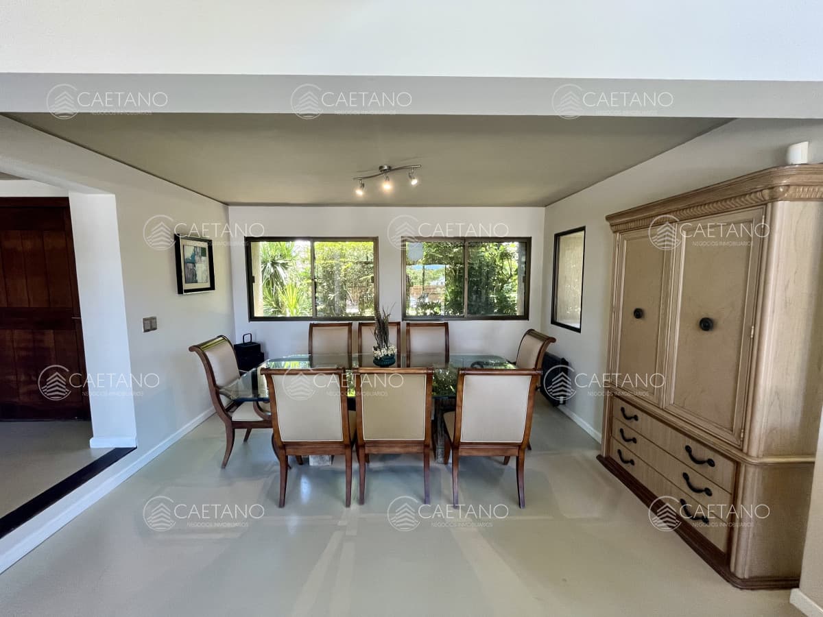 Venta casa 5 dormitorios. Playa brava, Punta del Este