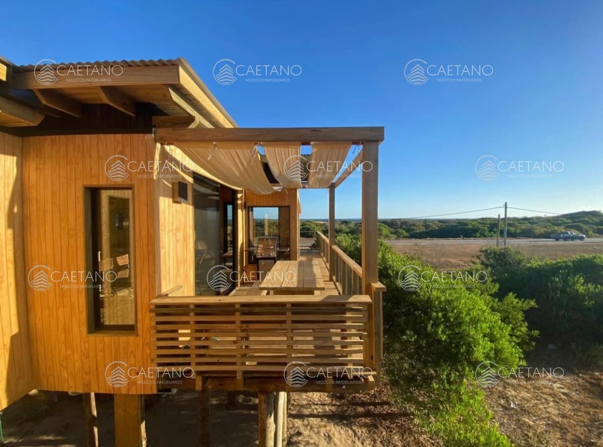Venta casa en primera linea en La Juanita, Jose Ignacio - 3 dormitorios