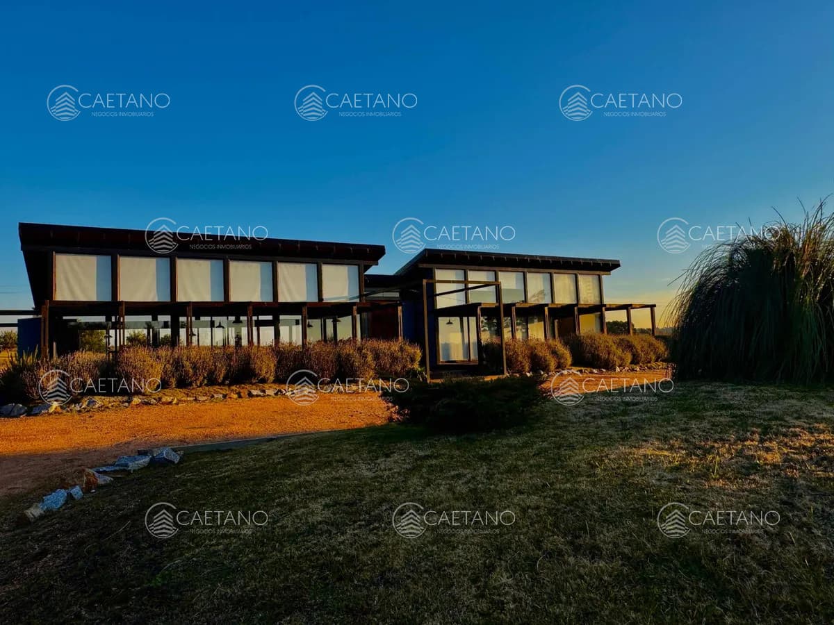 Venta casa en Barrio privado La Barra