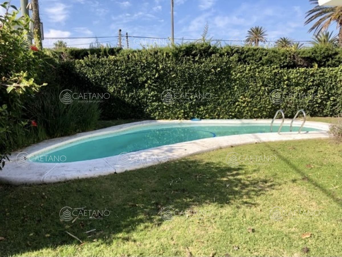 Vende casa 5 dormitorios. Península, Punta del Este