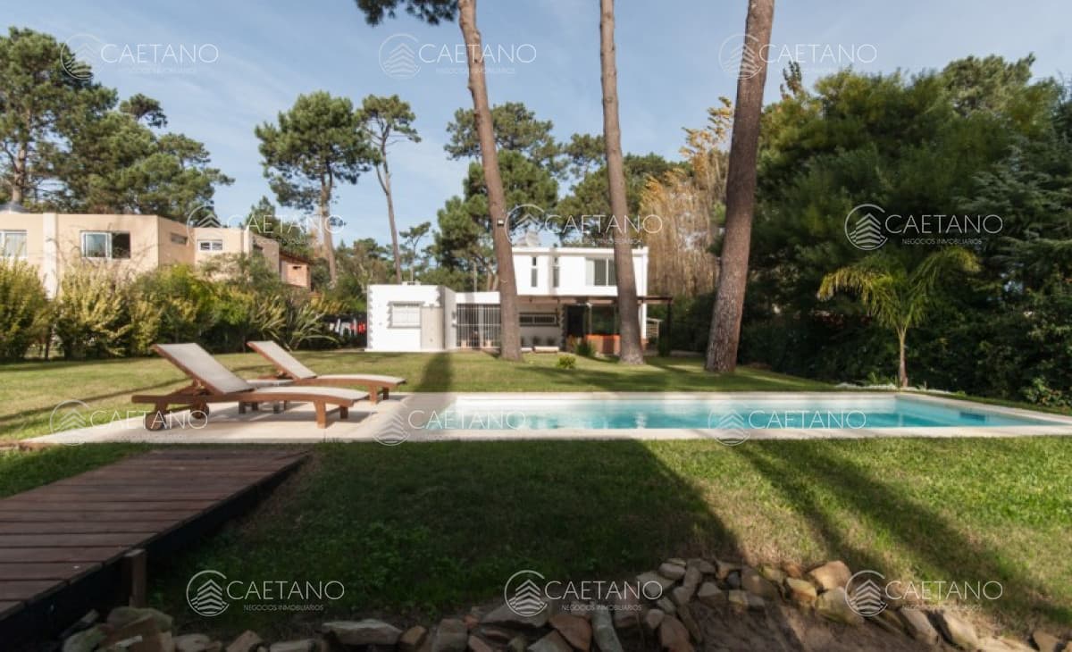Venta y alquiler espectacular casa en Parque Burnett, Maldonado