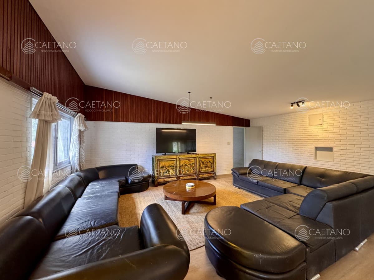 Venta casa 7 dormitorios, Cantegril, Punta del Este