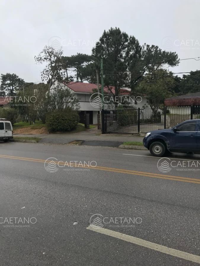 Gran Casa en venta zona cantegril