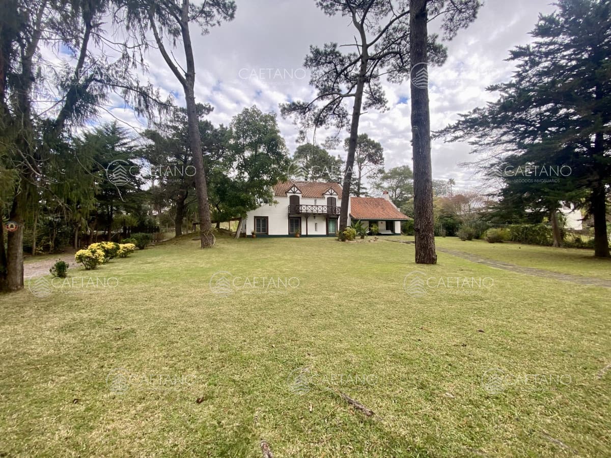 Venta casa 4 dormitorios playa mansa Punta del Este