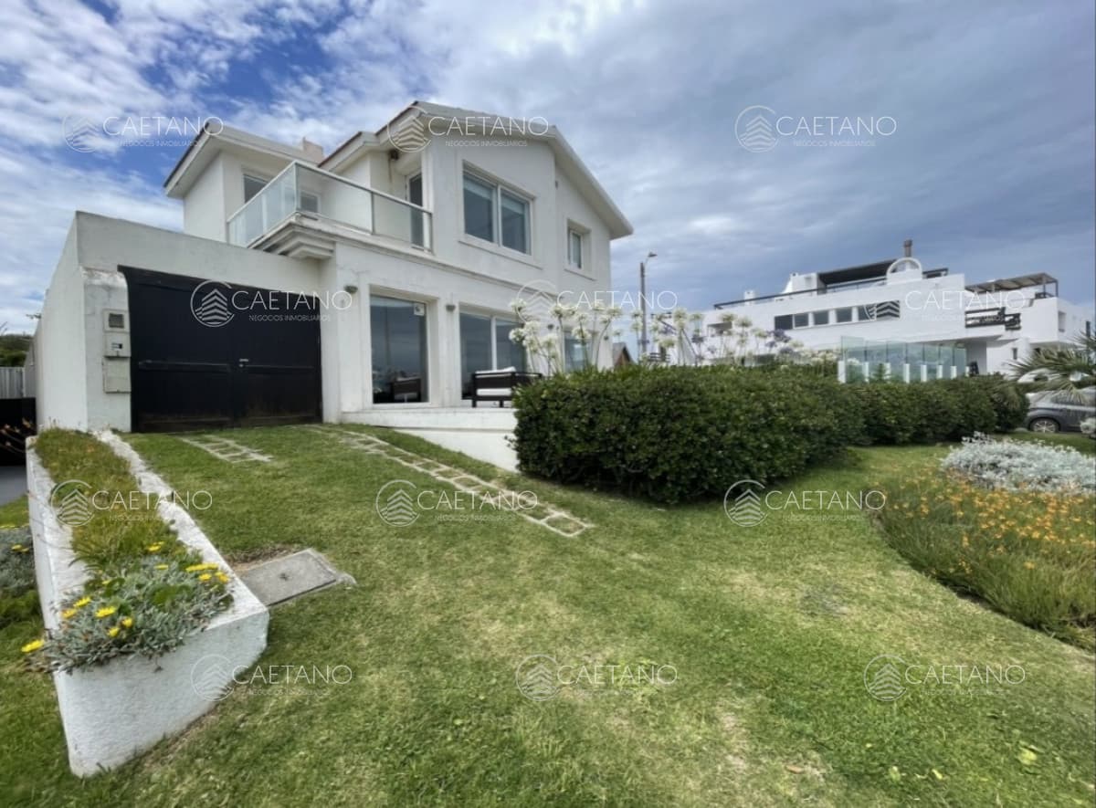 Venta casa 6 dormitorios. Peninsula, Punta del Este.