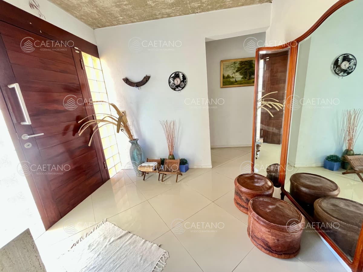 VENTA DE CASA EN PUNTA BALLENA-CLUB DEL LAGO