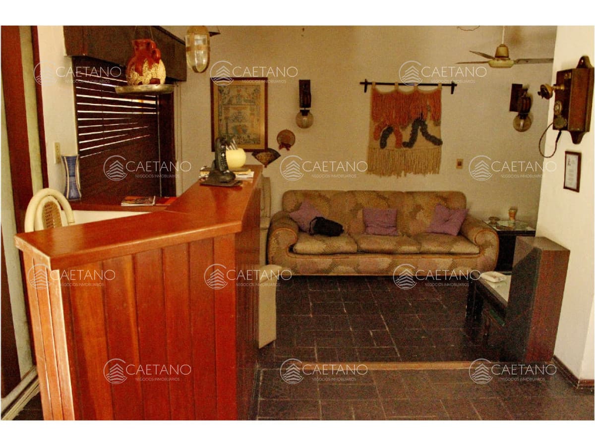 Vendo casa 5 dormitorios con piscina, primeras paradas playa mansa a 300 m del mar, Punta del Este.