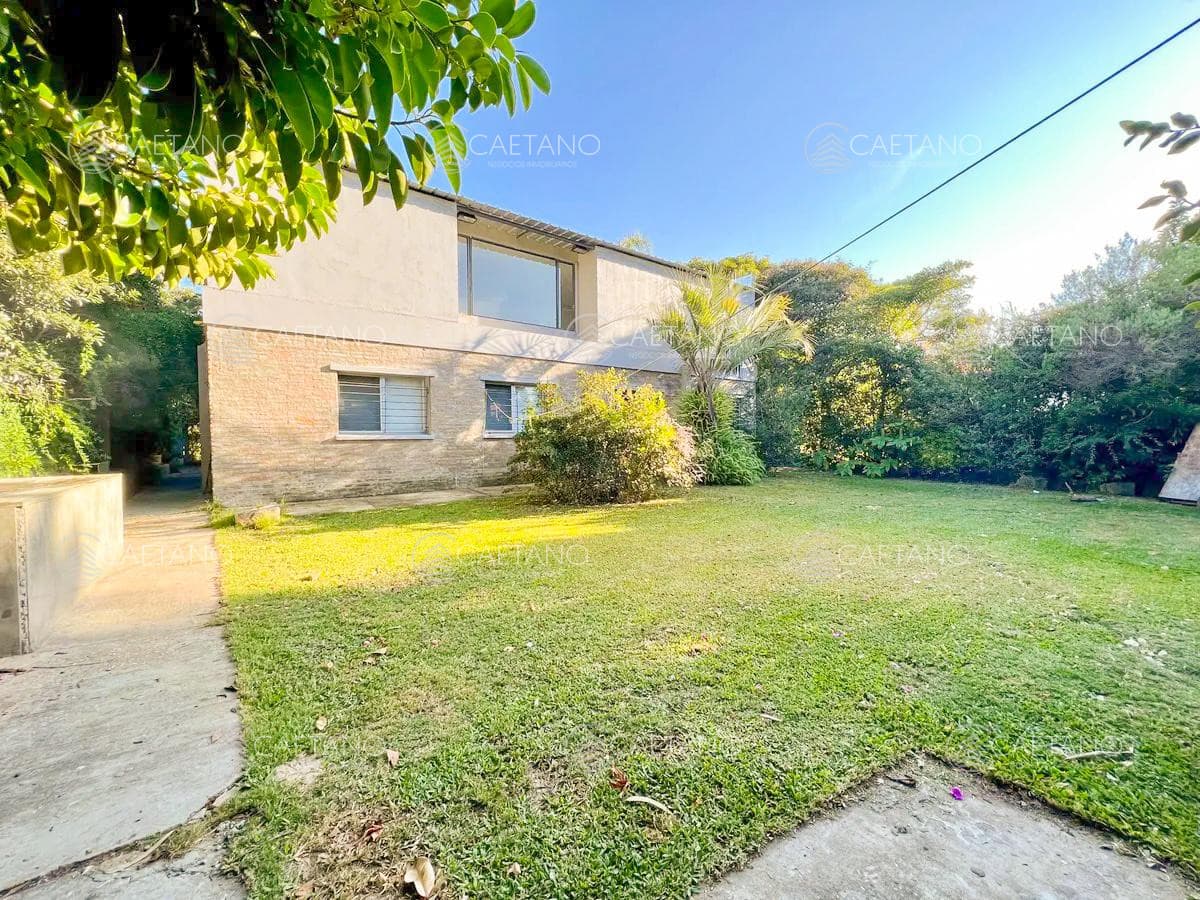 Casa en venta en Pinares, Punta del Este - estilo acogedor con jardín y cerca de la playa