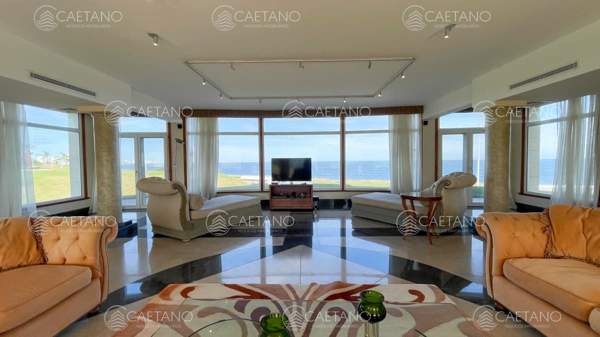 Venta casa 10 dormitorios playa mansa Punta del Este