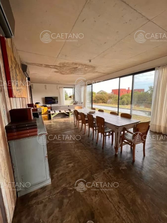 Venta casa 5 dormitorios Punta Piedras, Manantiales