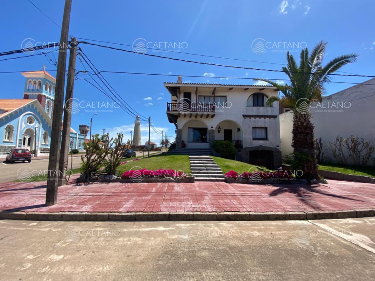 Venta casa 4 dormitorios. Peninsula, Punta del Este.