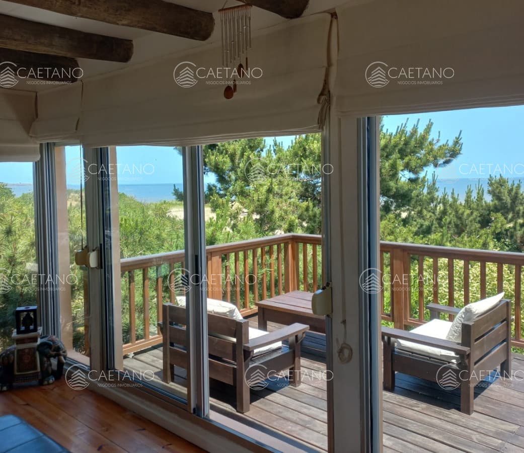VENTA CASA 4 DORMITORIOS PUNTA BALLENA