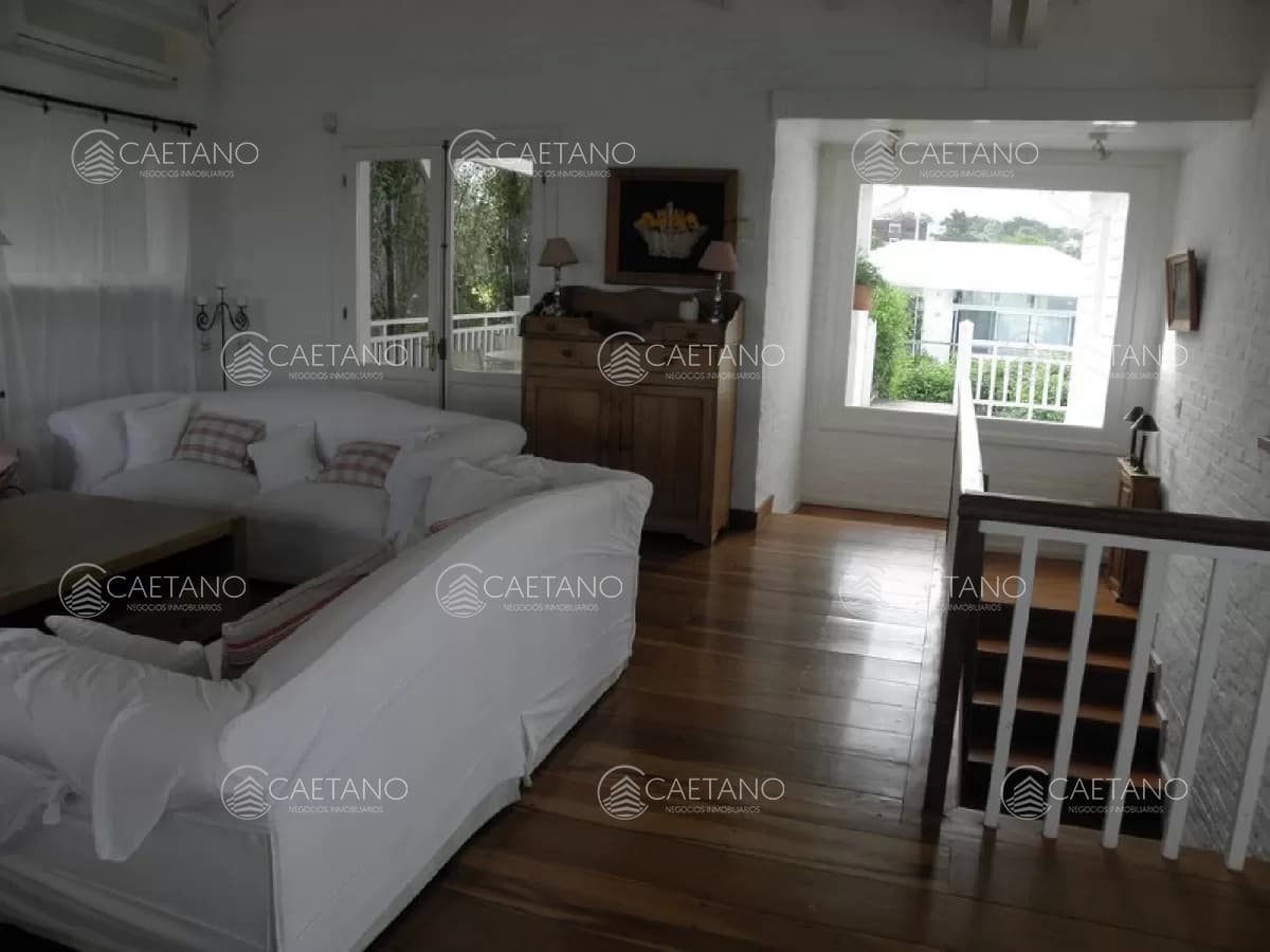 Venta casa 7 dormitorios. Punta Piedras, Manantiales