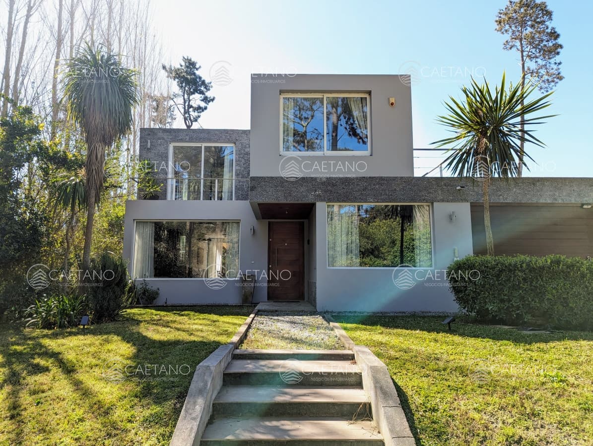 Venta y alquiler espectacular casa en Parque Burnett, Maldonado