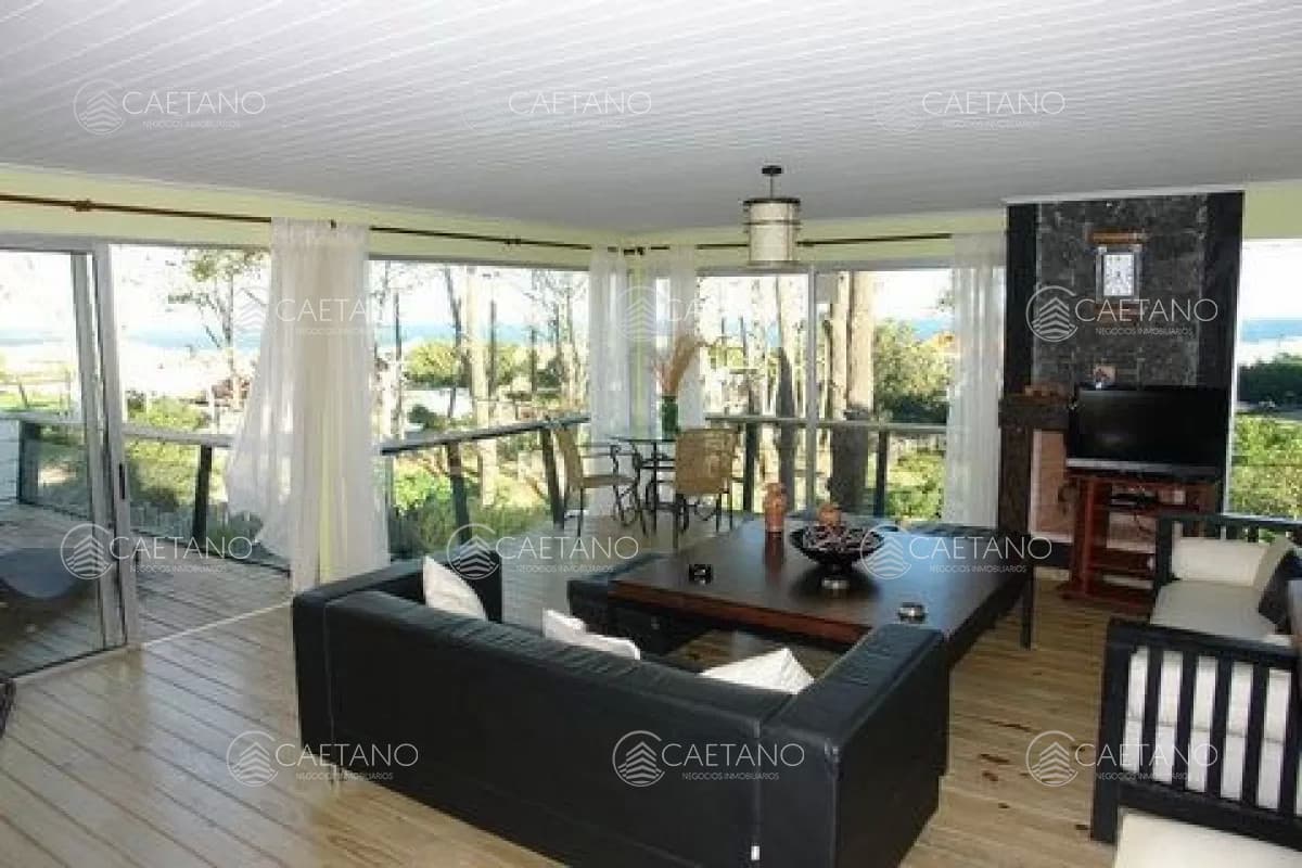 Venta casa 5 dormitorios Montoya La Barra