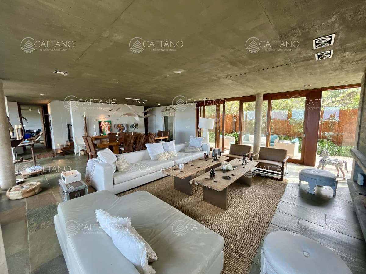 Venta casa 4 dormitorios El Chorro