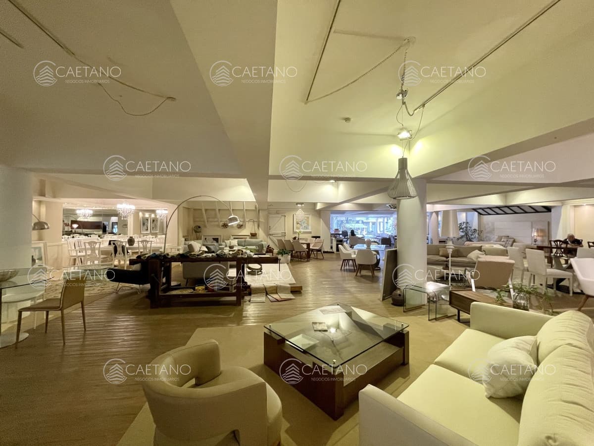 Hermoso local en Punta del Este