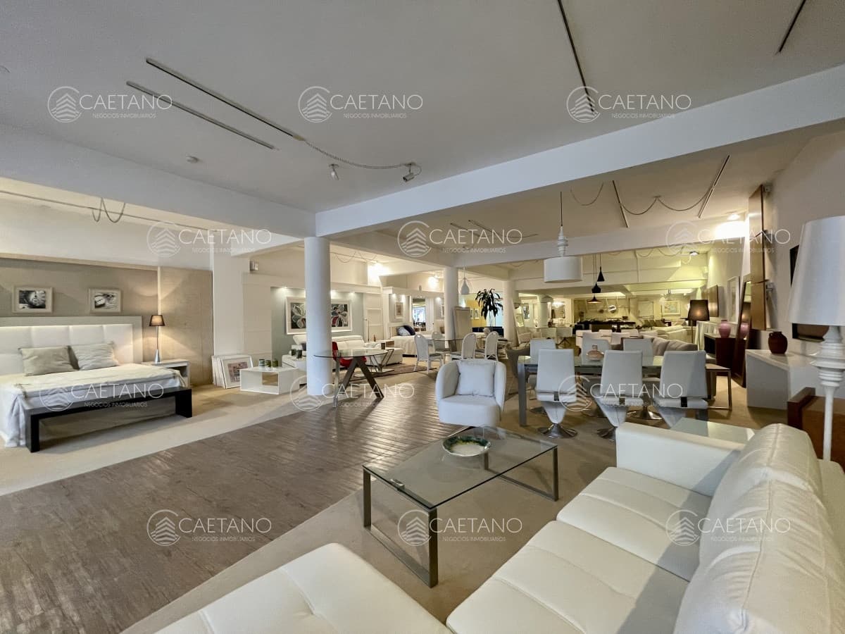 Hermoso local en Punta del Este