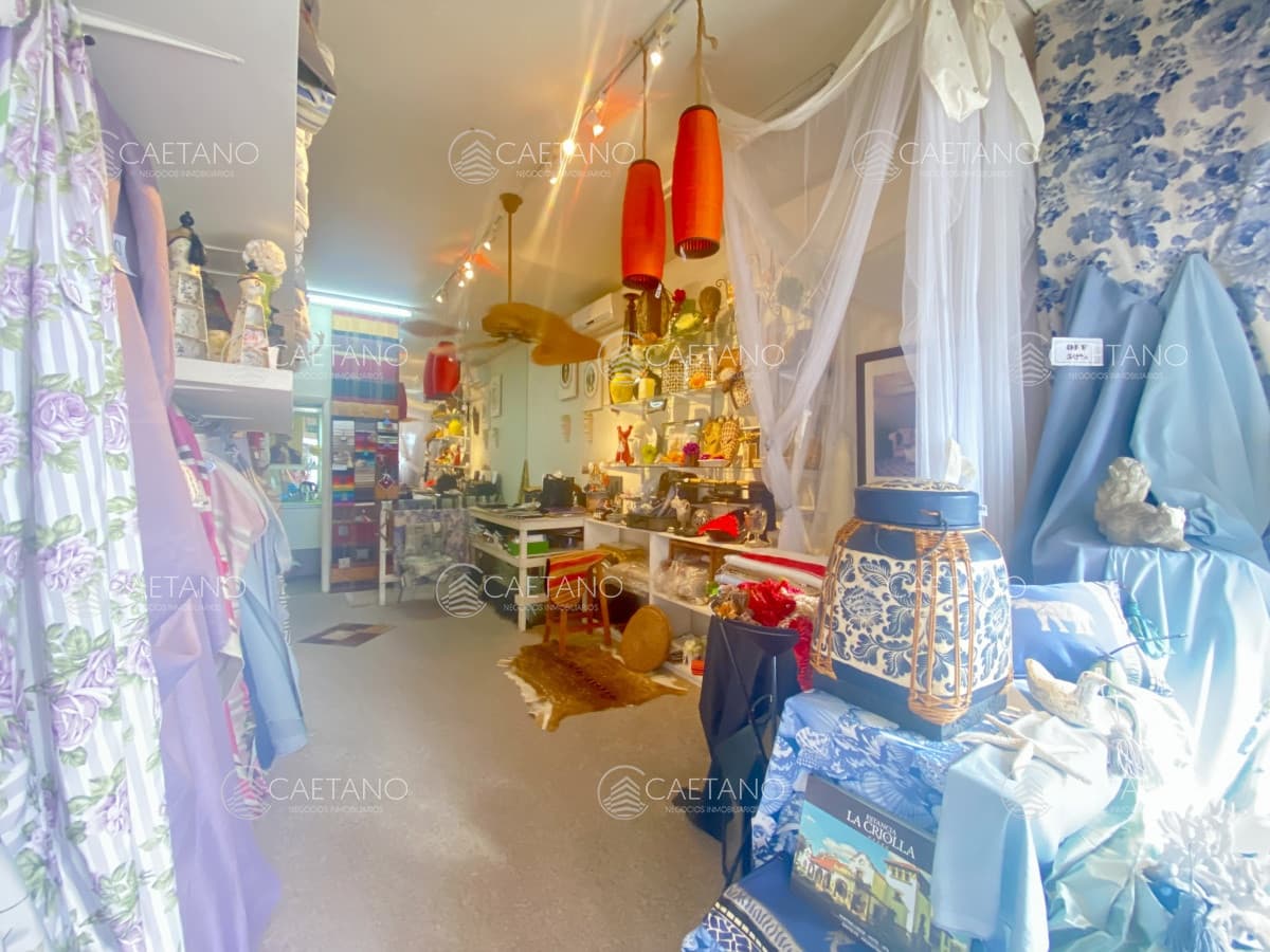 Venta local comercial sobre Gorlero Punta del Este