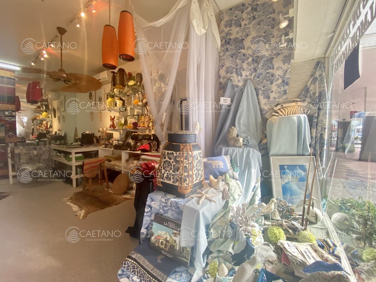 Venta local comercial sobre Gorlero Punta del Este