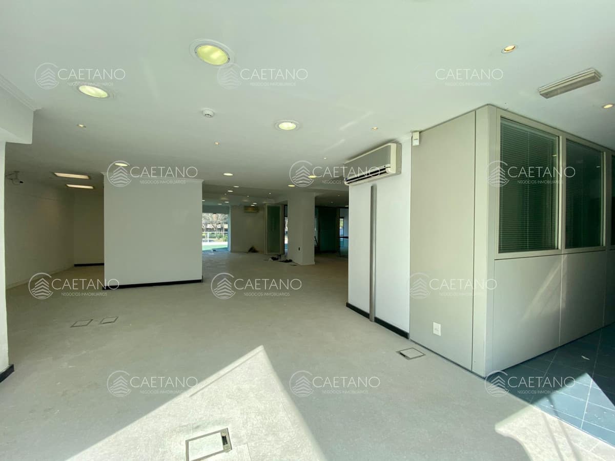 Local comercial sobre Roosevelt