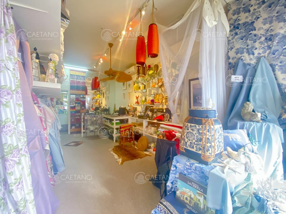 Venta local comercial sobre Gorlero Punta del Este