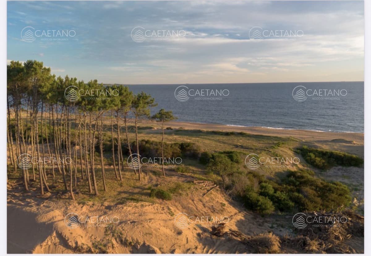 VENTA LOTE 1537 MTS EN BARRIO PRIVADO