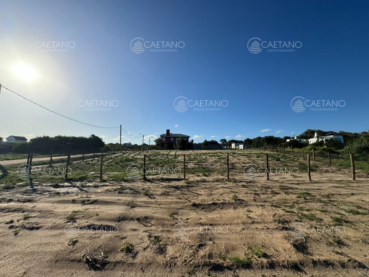 Venta terreno primera linea. Balneario Buenos Aires.