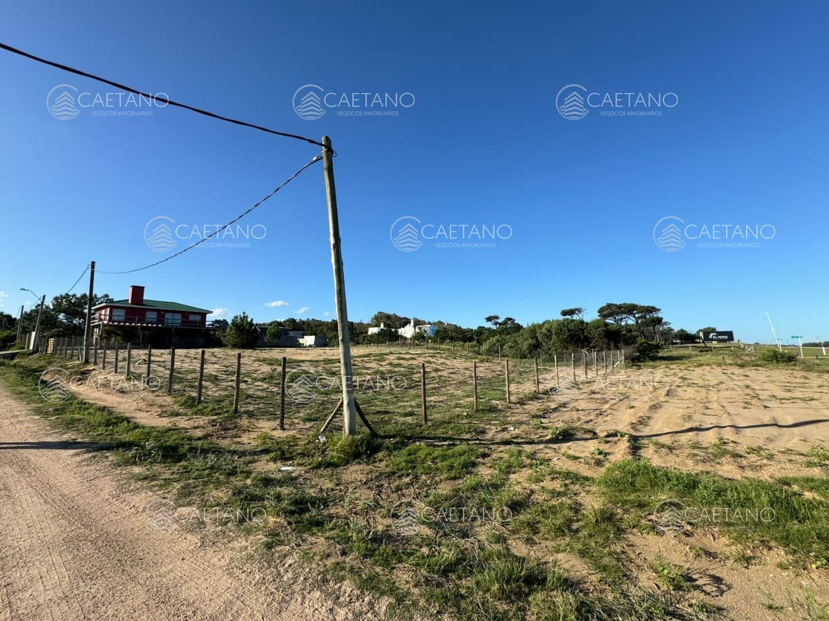 Venta terreno primera linea. Balneario Buenos Aires.