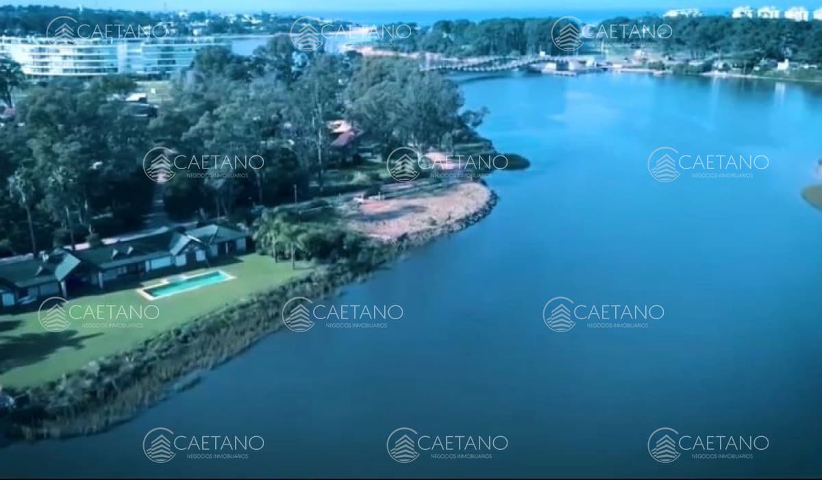 Venta excepcional Terreno Primera linea de la Barra