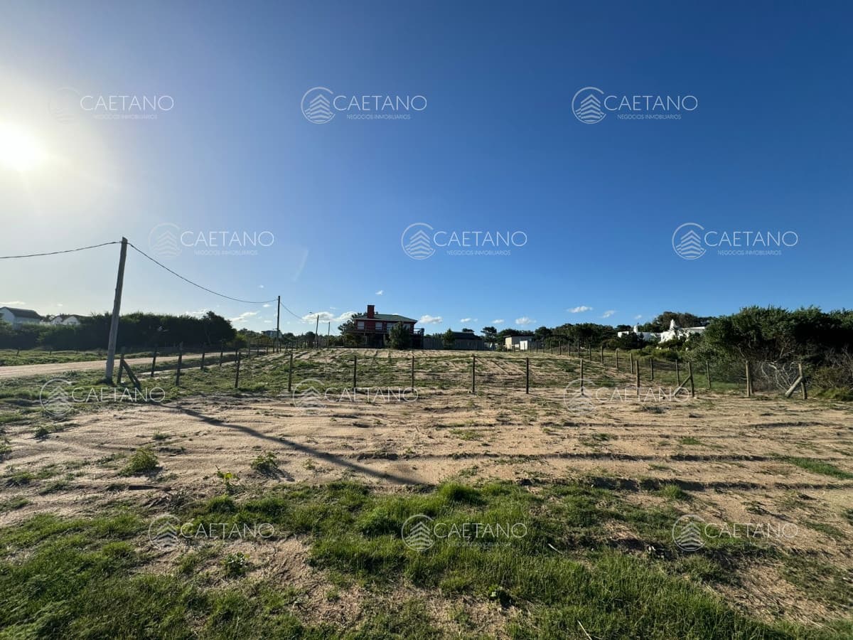 Venta terreno primera linea. Balneario Buenos Aires.