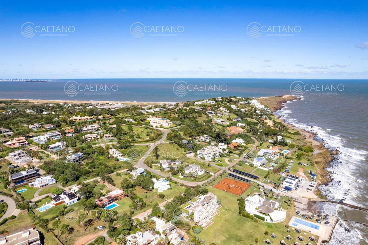 Venta terreno en Punta Ballena -
