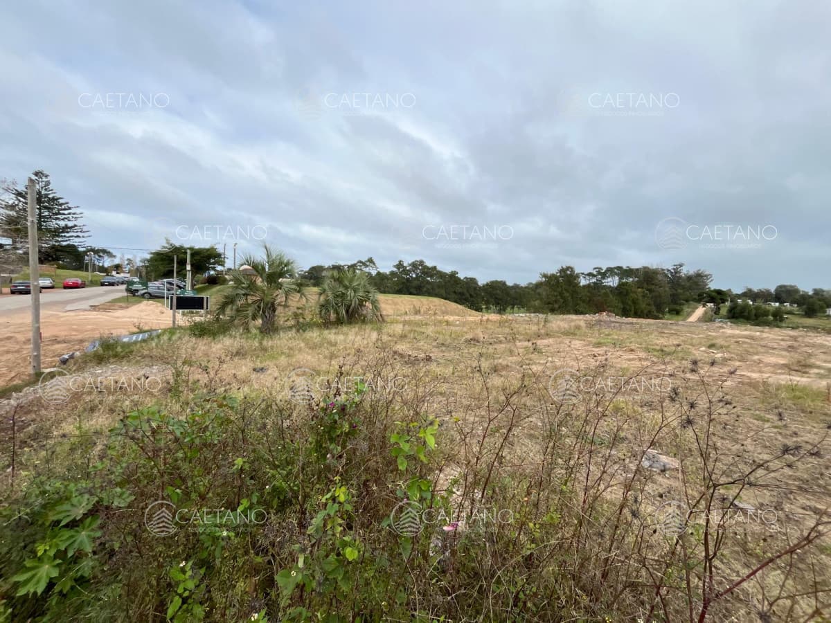 Venta terreno golf Punta del Este.
