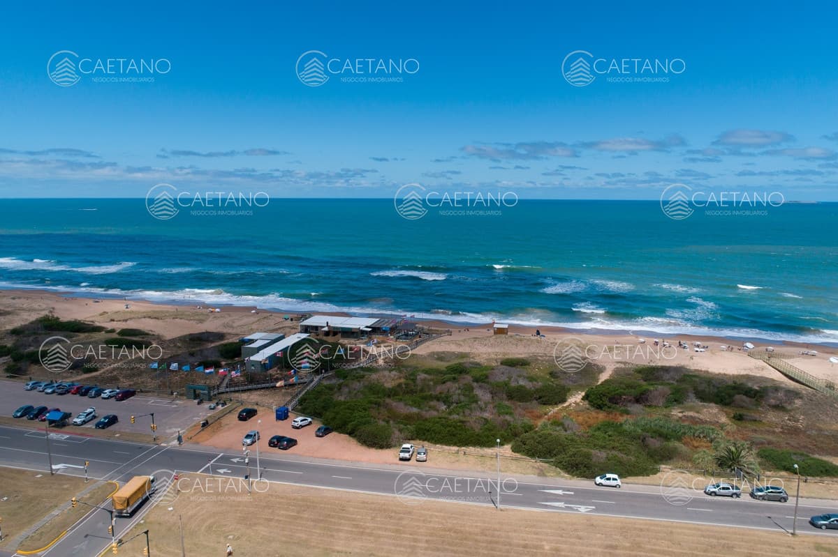 Venta apartamento - 3 dormitorios. Playa Brava, Punta del Este