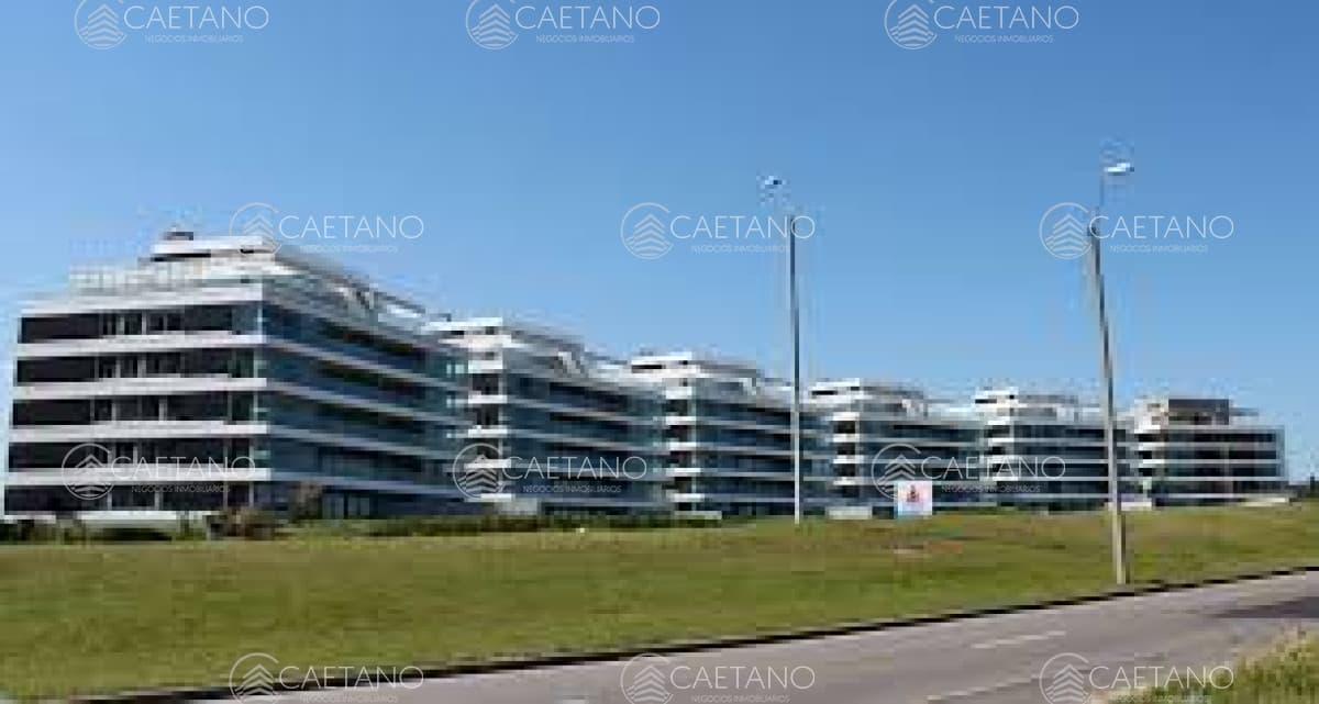 Apartamento 3 dormitorios con piscina propia playa brava Punta del Este