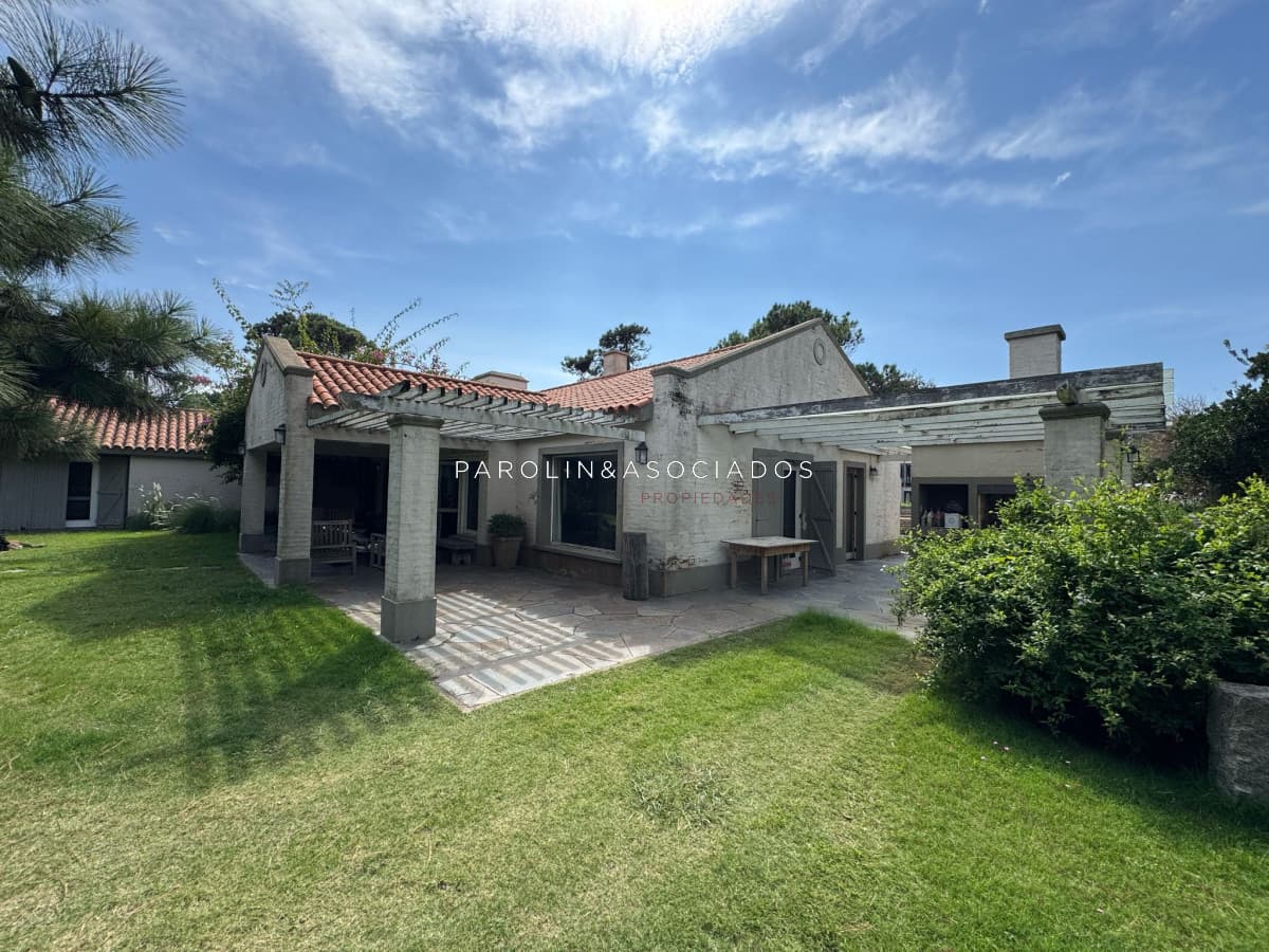Venta casa rincón del indio 4 dormitorios