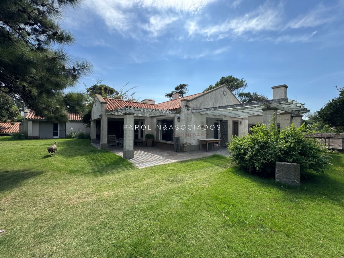 Venta casa rincón del indio 4 dormitorios